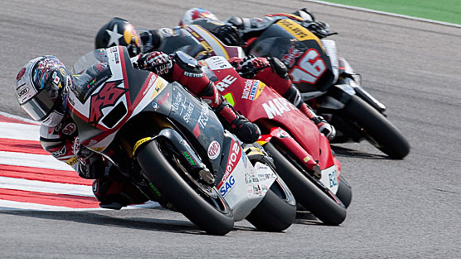 Shoya Tomizawa (edessä) San Marinon GP:ssä. Kuva: Mirco Lazzari/GETTY.
