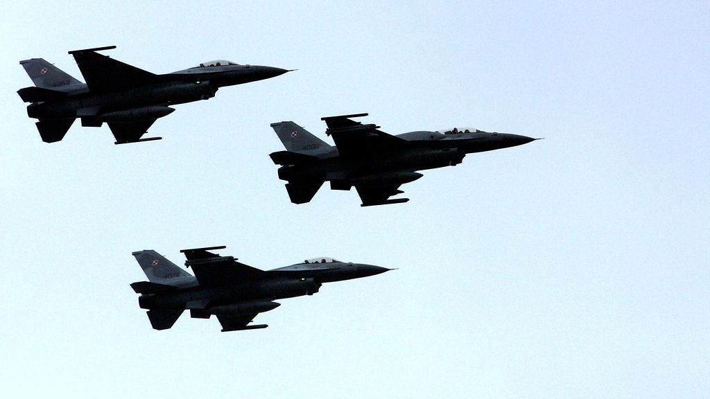 Puola esti venäläishävittäjien etenemisen Itämerellä