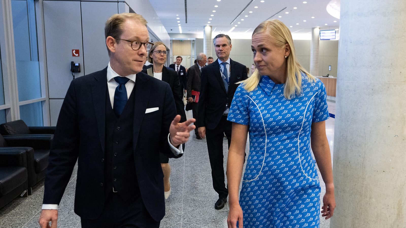 Tobias Billström ja Elina Valtonen AOP