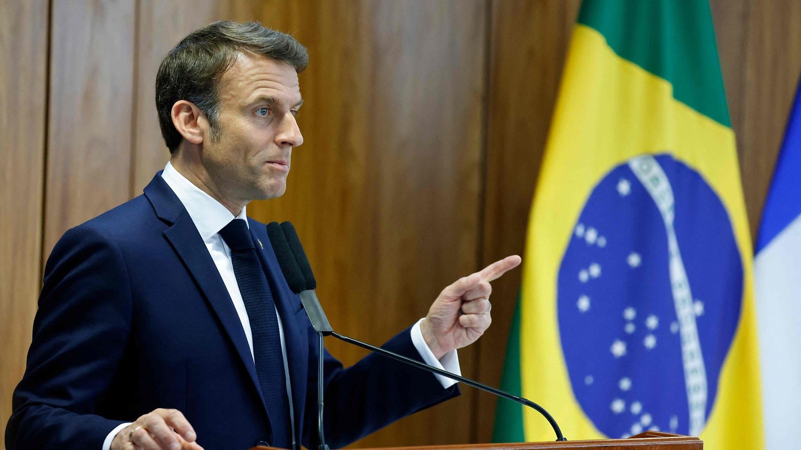 LK Macron Brasiliassa 29032024