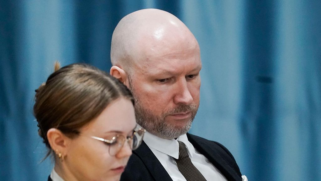 Joukkomurhaaja Breivik vaihtoi taas nimeään