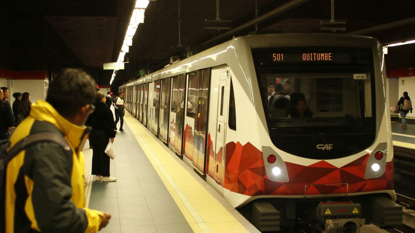 Sähkökatkojen vuoksi myös Ecuadorin pääkaupungin Quiton metroliikenne pysähtyi.