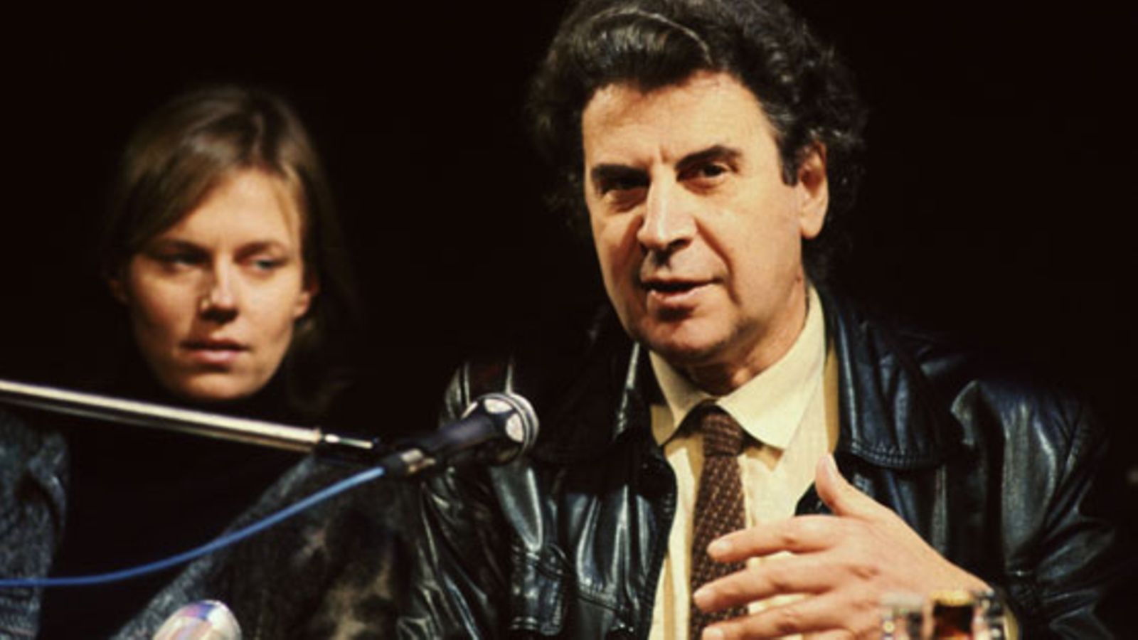 Arja Saijonmaa ja Mikis Theodorakis jakoivat aatteen palon 1970-luvun kiihkeinä poliittisen kuohunnan vuosina.