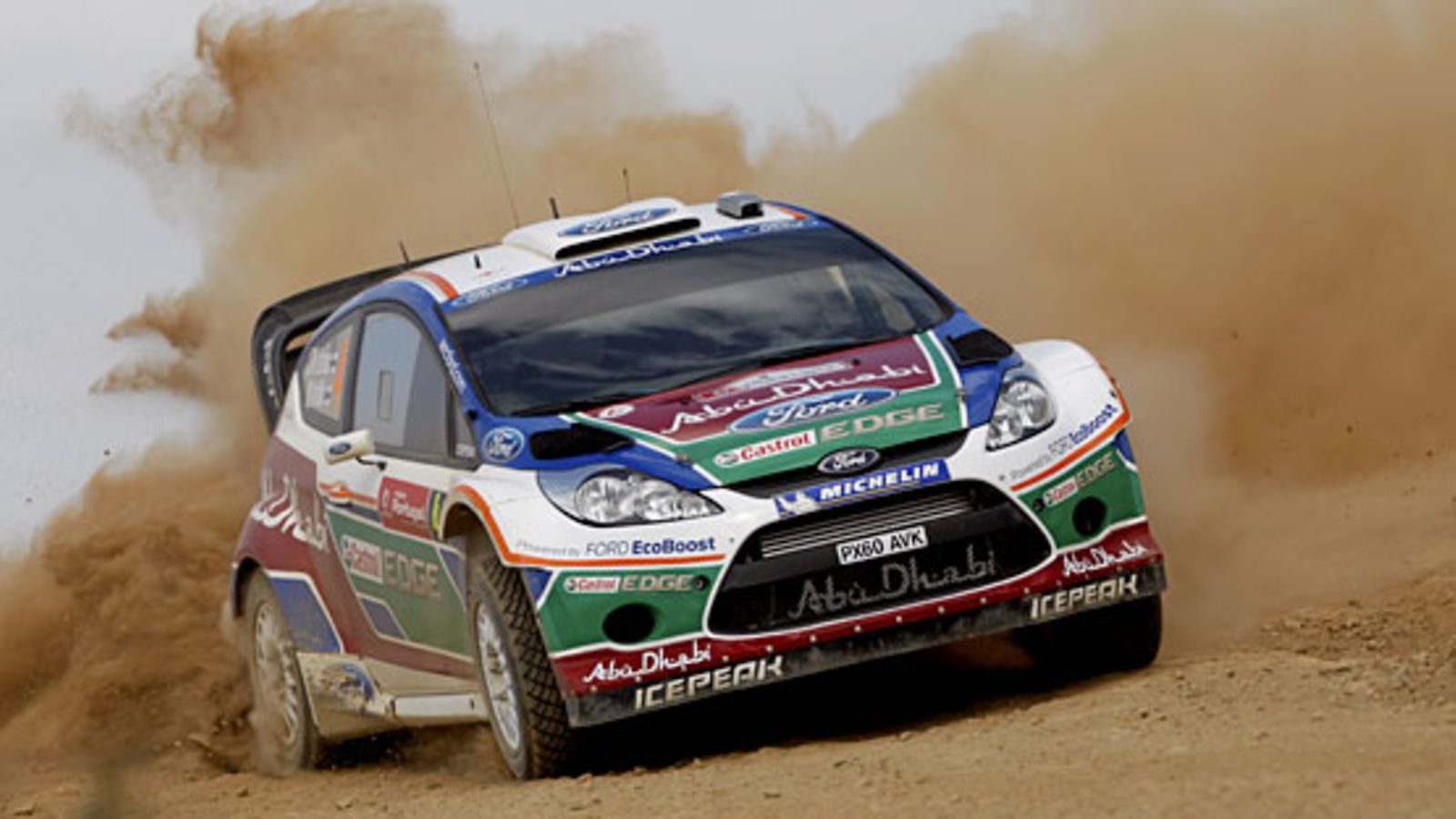 Jari-Matti Latvala vauhdissa Portugalin MM-rallissa.