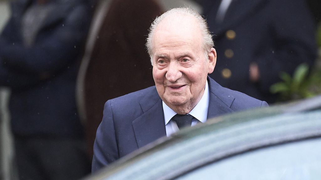 Juan Carlos muistelee kirjassaan syrjähyppyjään – Espanjan pääministeri: "En suosittele joululahjaksi"