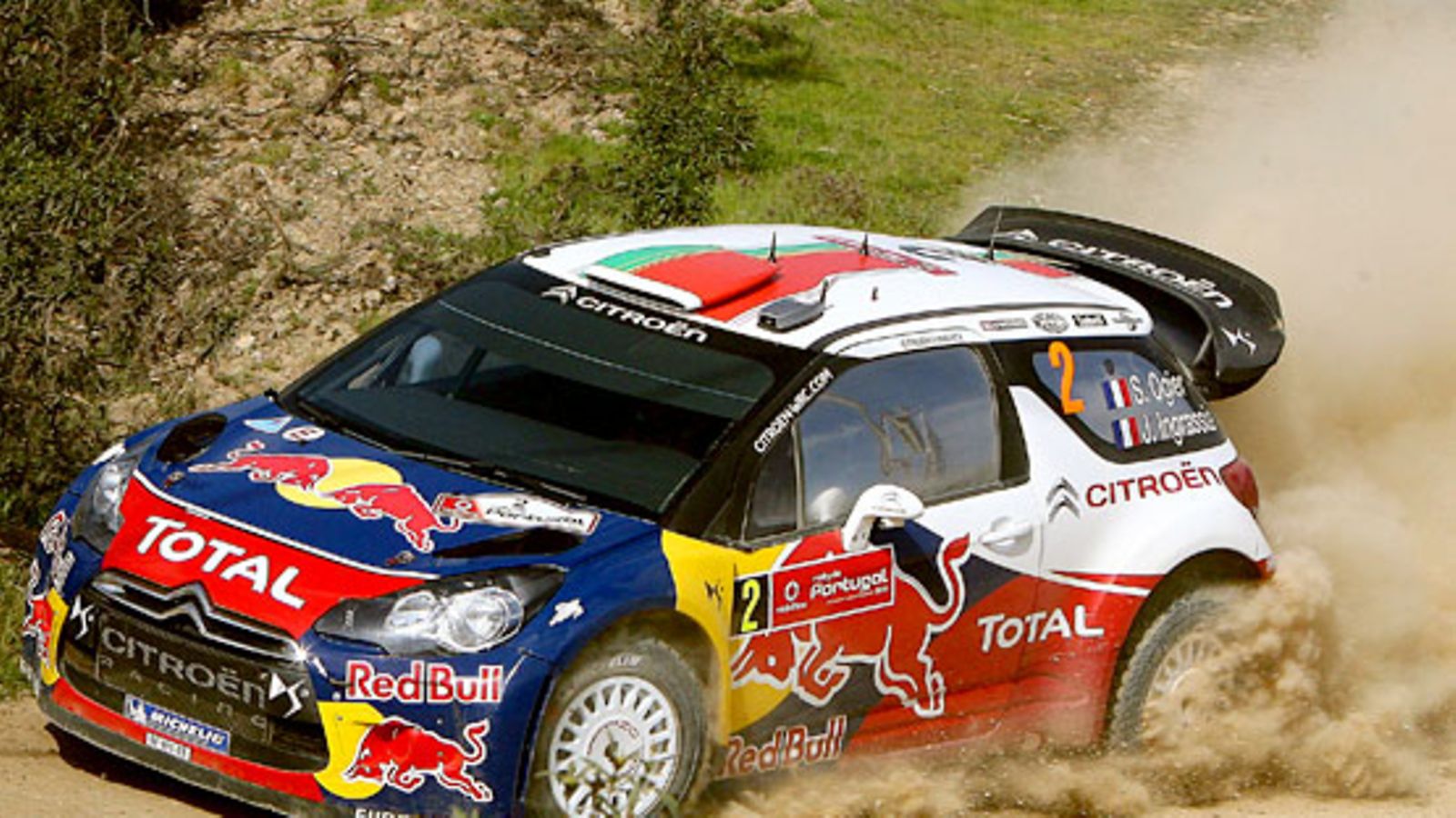 Sebastien Ogier vauhdissa Portugalin MM-rallissa.