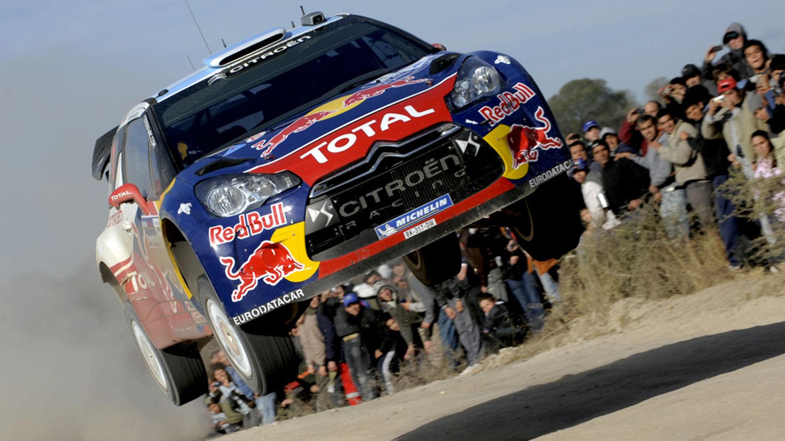 Sebastien Loeb vauhdissa Argentiinan MM-rallissa.