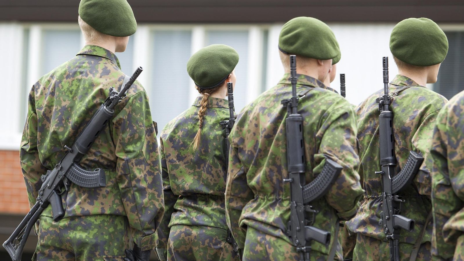 Varusmiesten valatilaisuus Kainuun prikaatissa Hoikankankaalla 15. toukokuuta 2015