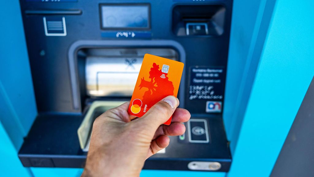 Poliisi varoittaa kierosta kaksikosta