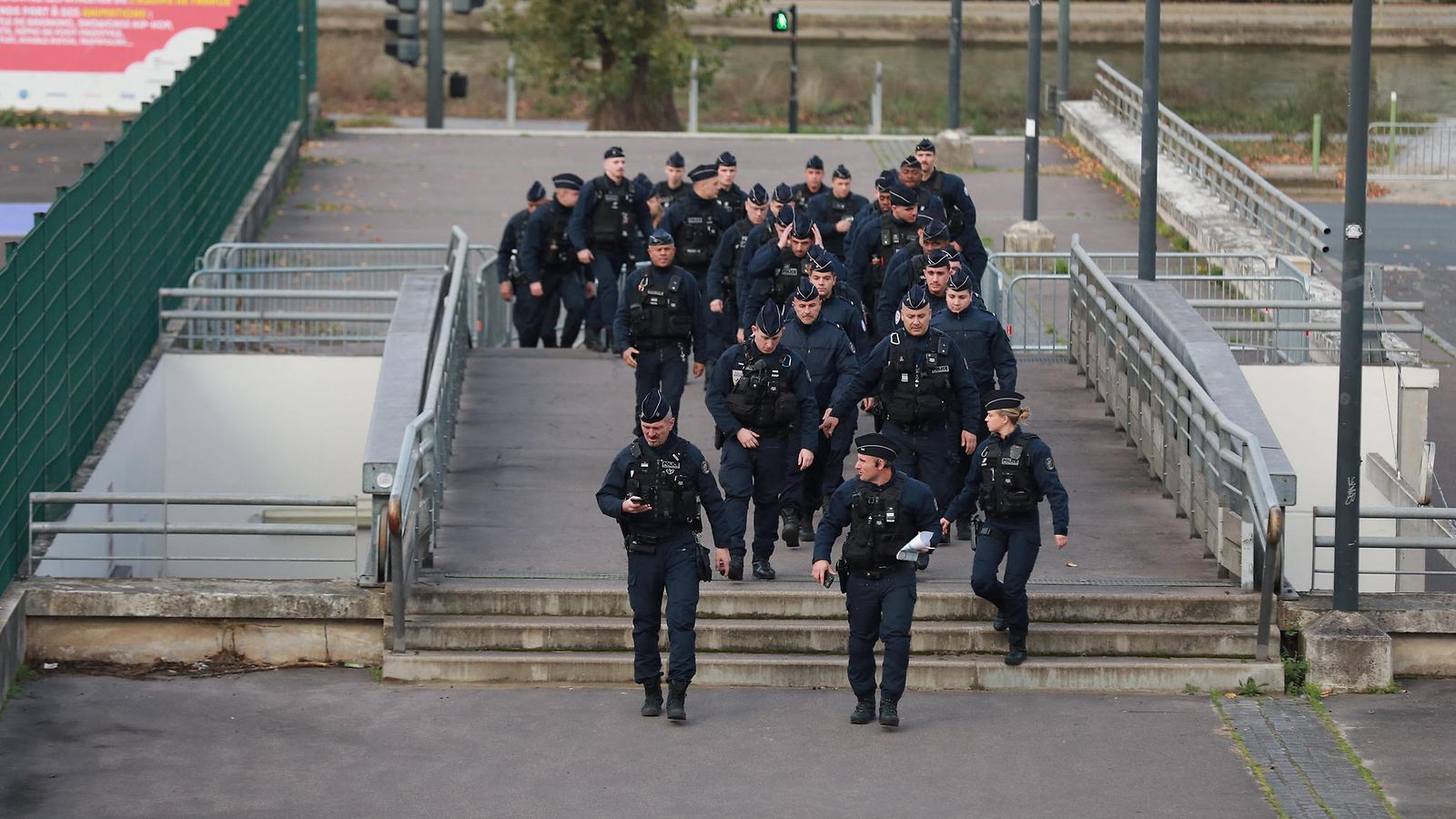 pariisi stade de france jalkapallo poliisi turvallisuus AOP