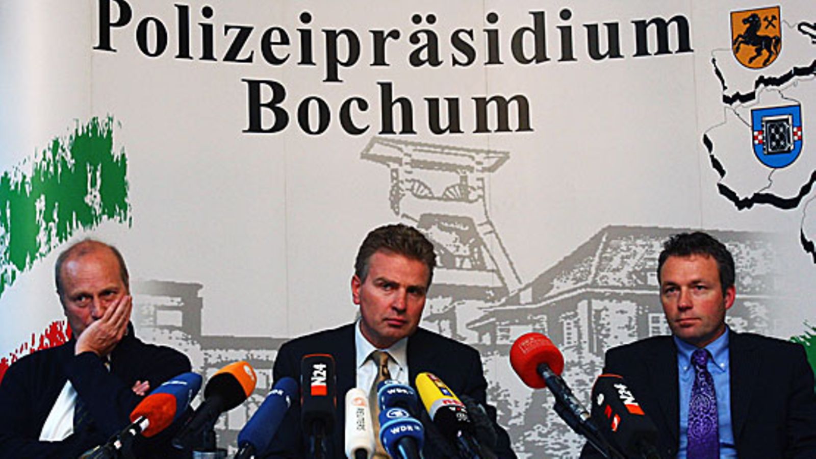 Saksalaisviranomaiset kertovat sopupeliskandaalista. Kuva: Vladimir Rys/GETTY.