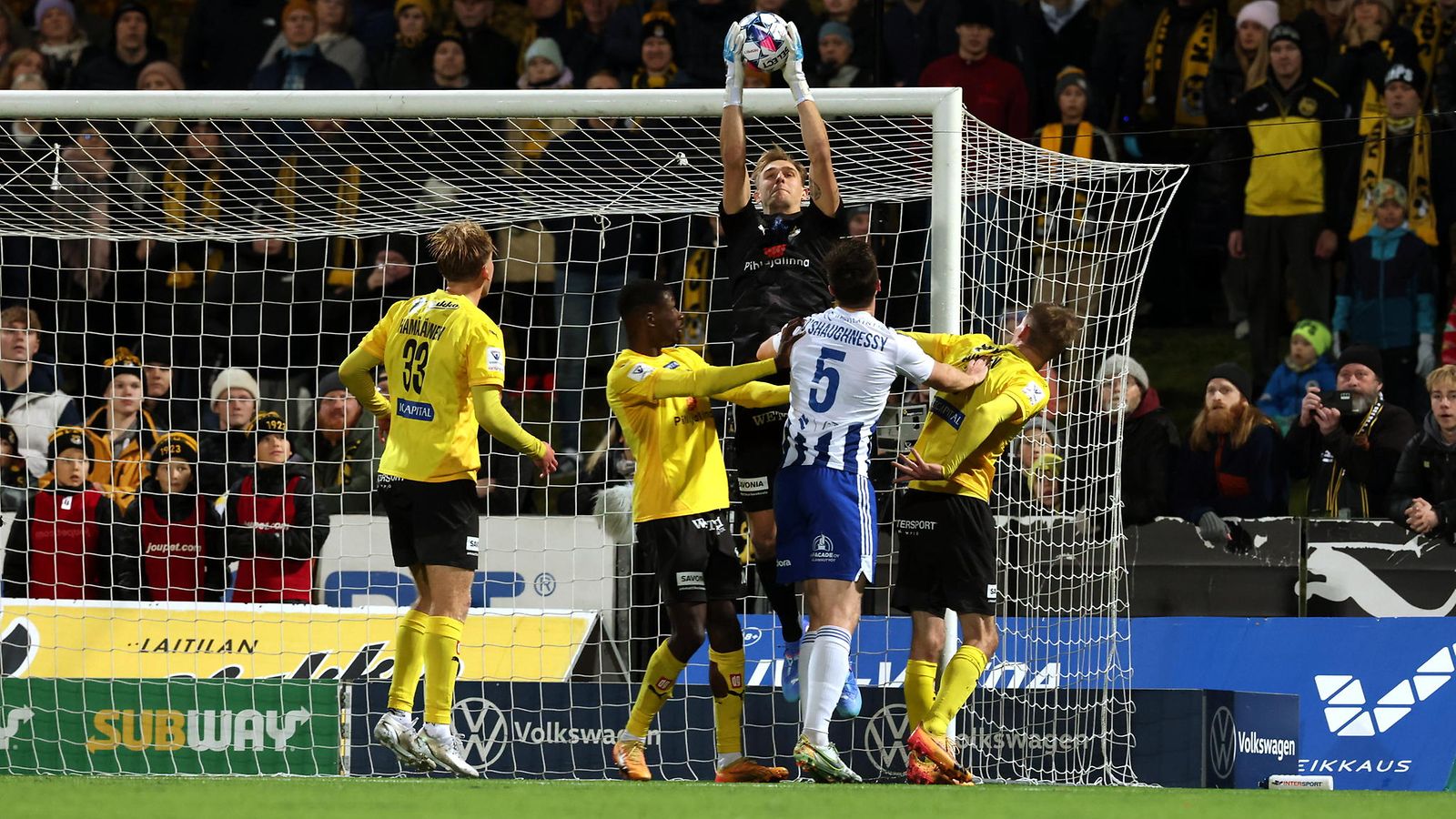 KuPS varmisti Veikkausliiga-kauden 2024 mestaruuden päätösottelussa HJK:ta vastaan. 