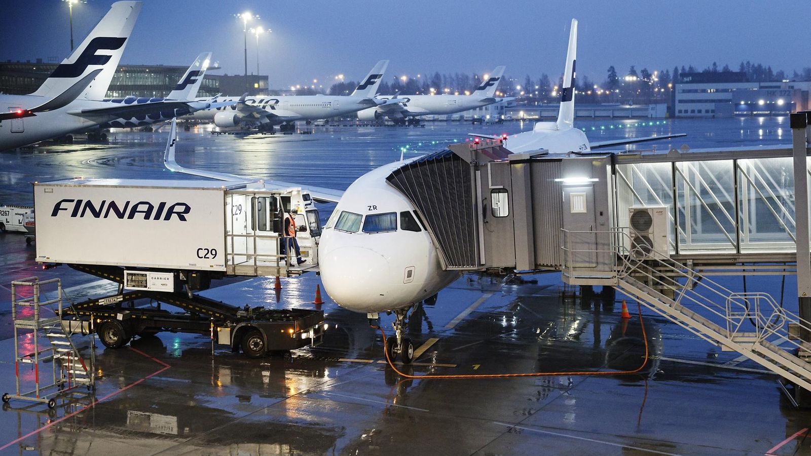 LK 1312 Finnair lentokoneet, Helsinki-Vantaa