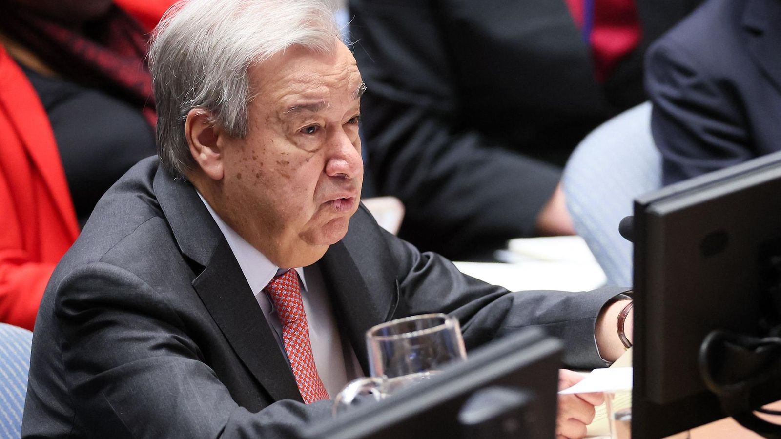 LK2712 Antonio Guterres