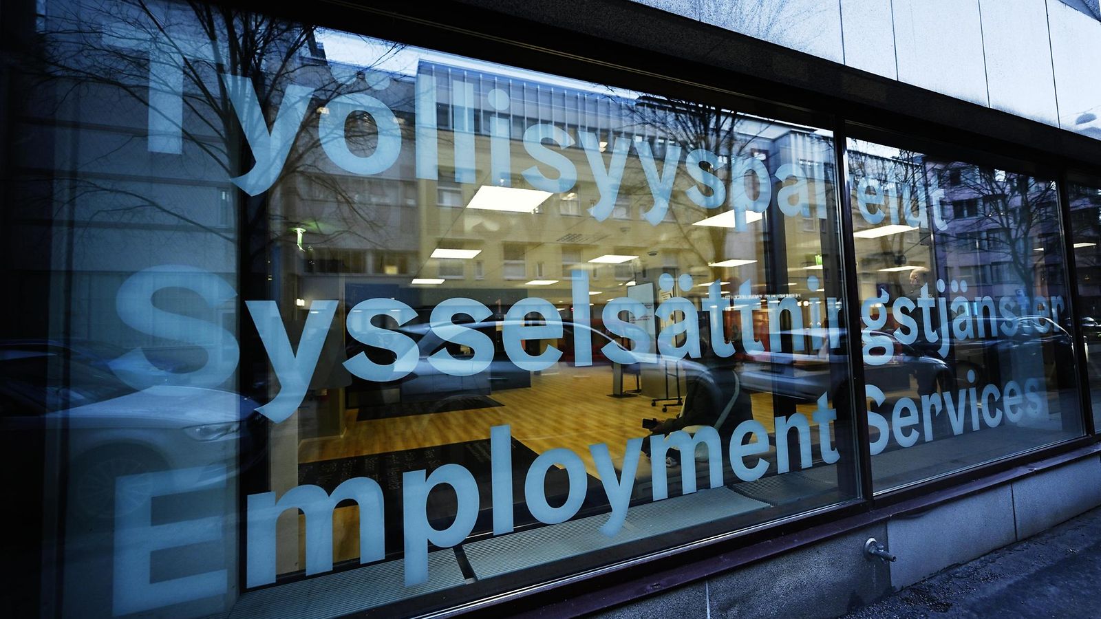 2401 LK TYÖLLISYYSPALVELUT TYÖTÖN