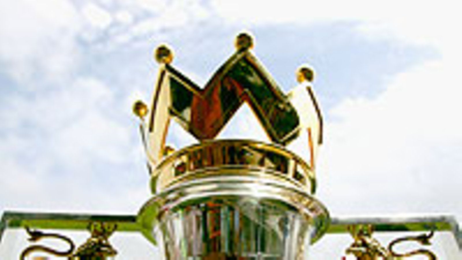Englannin valioliigan palkintopokaali (Kuva: Clive Rose/Getty Images)