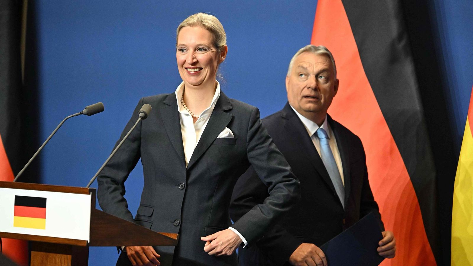 LK 12.2.2025 Saksan äärioikeistolaisen Vaihtoehto Saksalle (AfD) -puolueen toinen johtaja Alice Weidel ja Unkarin pääministeri Viktor Orban osallistuivat yhteiseen lehdistötilaisuuteen Budapestissa Unkarissa 12. helmikuuta 2025.