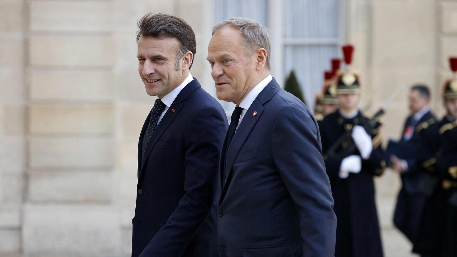 LK170225 macron ja tusk