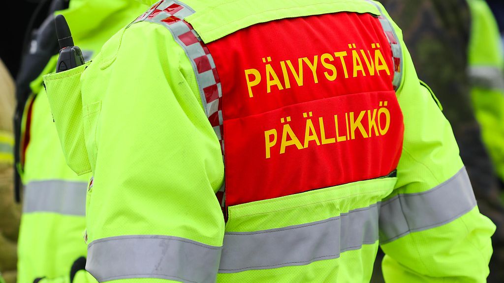 Hälytys nuorisojoukosta korkealla linkkitornissa Tuusulassa: 