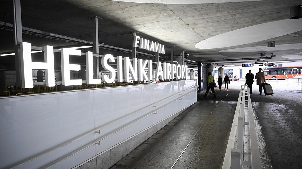 Lentojen määrää rajoitetaan Helsinki-Vantaalla – syynä sää
