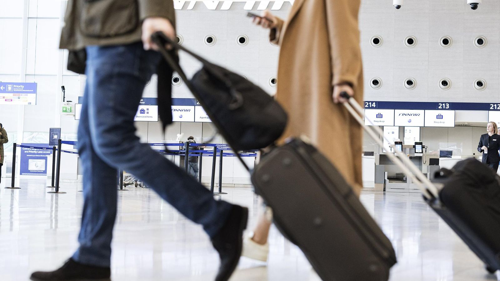 LK 050525 Matkustajia Helsinki-Vantaan lentokentällä 2. toukokuuta 2025.