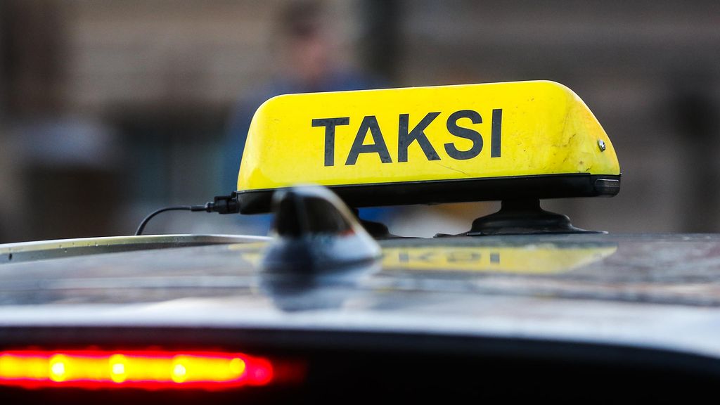 Valvontaisku takseihin: Sekavan kuskin autossa ilokaasupulloja