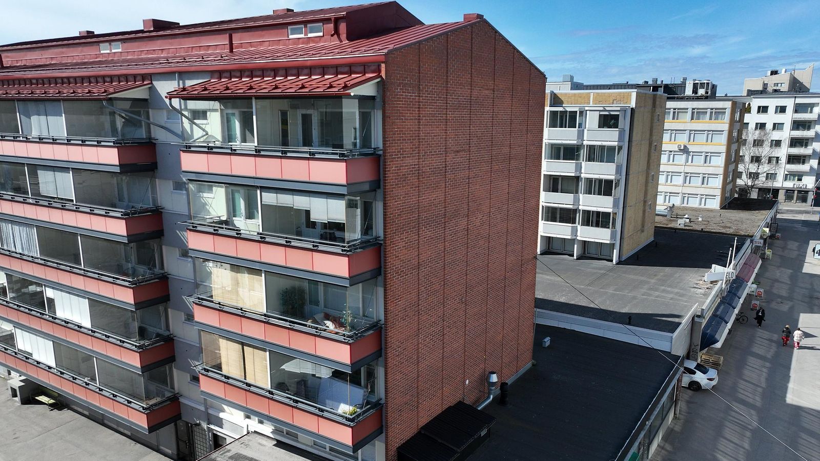 LK 060525 kerrostaloja vaasassa huhtikuussa 2025