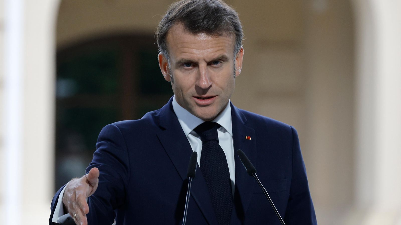 Ranskan presidentti Emmanuel Macron "halukkaiden koalition" pressikonferenssissa Ukrainassa toukokuussa 2025