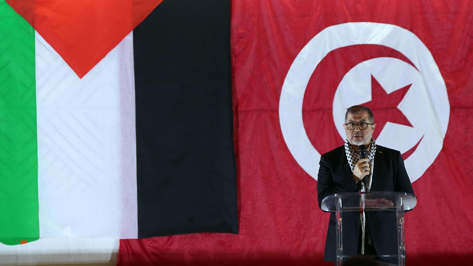Hamasin terveysministeri Basem Naim puhui Palestiinaa tukevassa konferenssissa Tunisiassa 13. tammikuuta 2024.