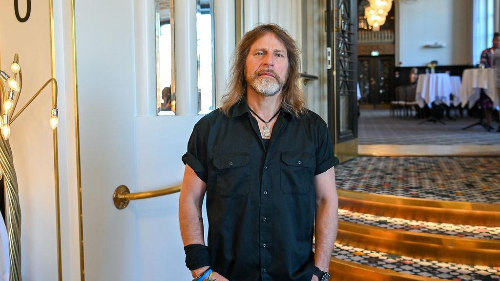 Jone Nikula lopetti tupakan polton seinään: 