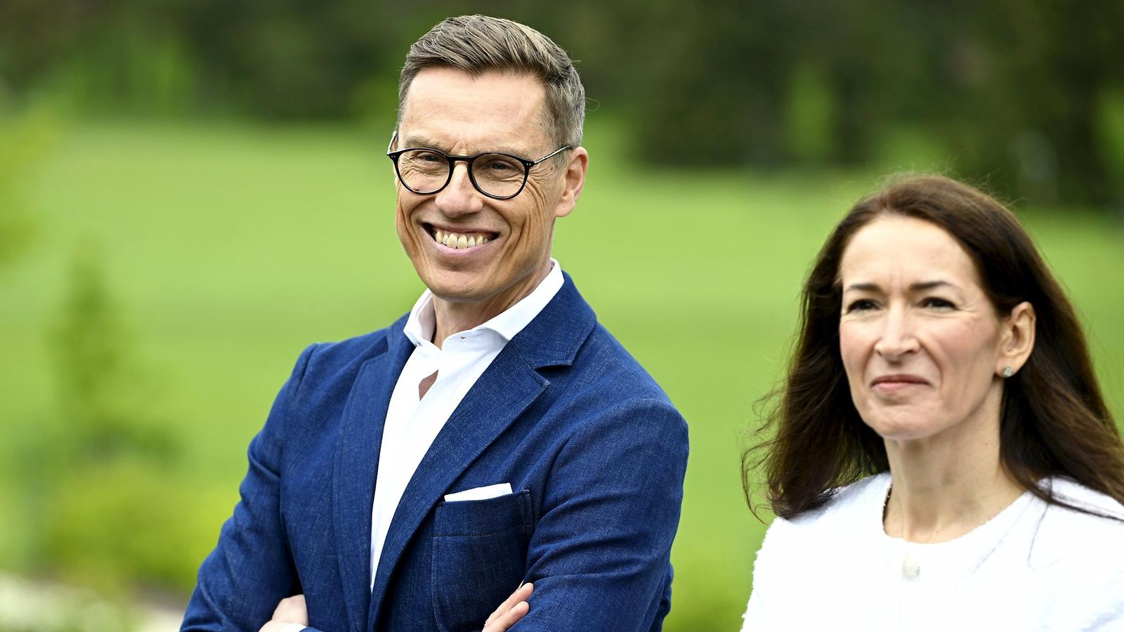 Presidenttipari Alexander Stubb ja Suzanne Innes-Stubb  Kultarannassa