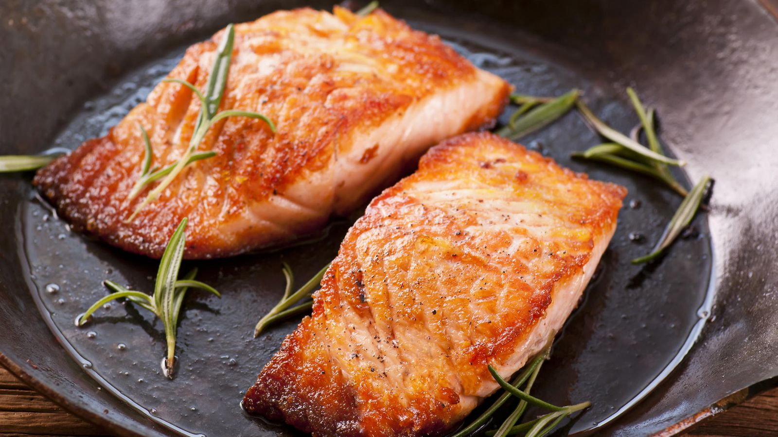 Lohi grillattu paistettu lohifilee