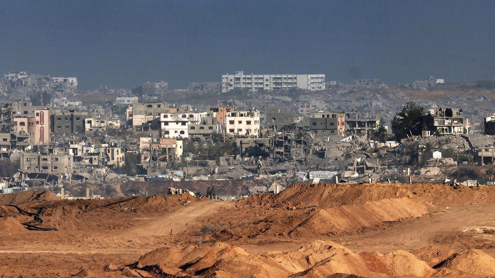 Kuvaa Gazan vastaiselta rajalta Israelin puolelta toukokuussa 2025
