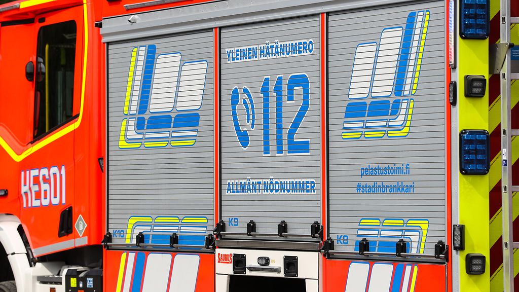 Seitsemän autoa paloi yöllä Helsingissä