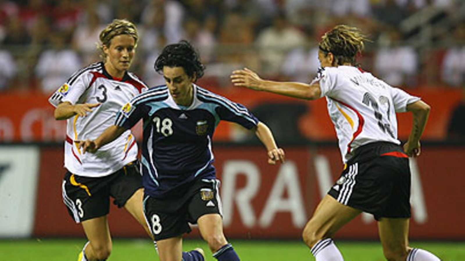 Maria Potassa; Saskia Bartusiak; Sandra Minnert. Kuva: Paul Gilham/Getty.