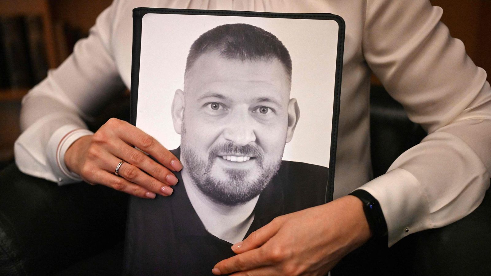 LK 21.6.2025 Valko-Venäjällä pitkää tuomiota istunut oppositiojohtaja Sjarhei Tsihanouski on vapautettu vankilasta.