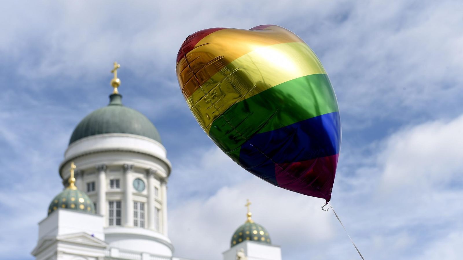 Ilmapallo Helsinki Pridessa vuonna 2019