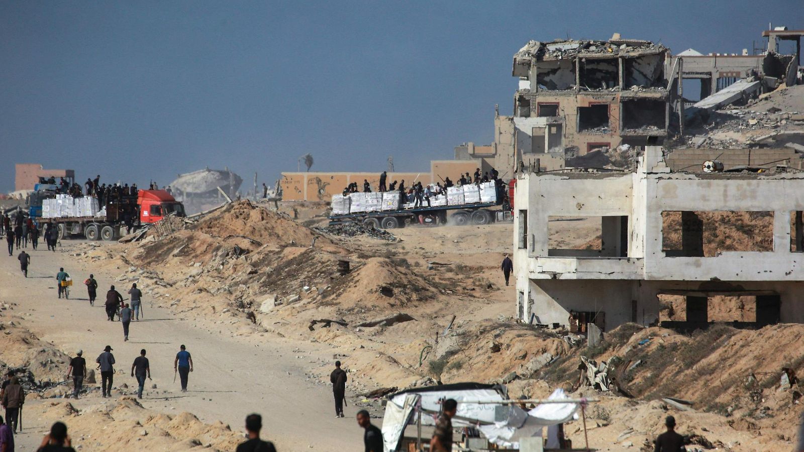 Avustusautoja Gazan kaistan pohjoisosassa