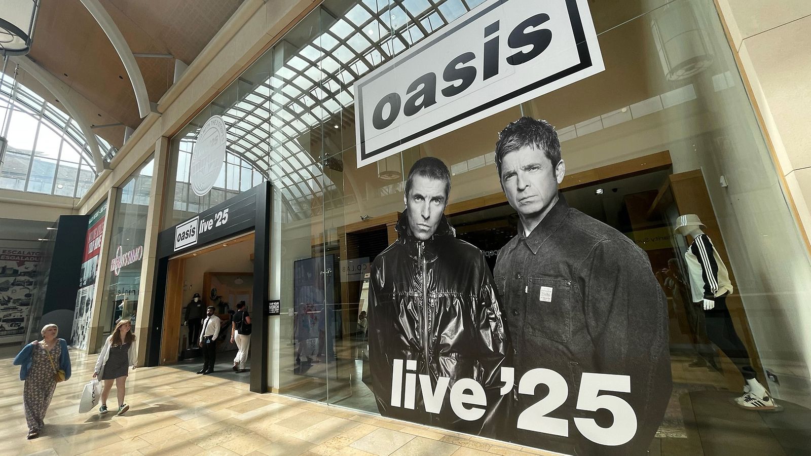0107 Oasis Cardiff