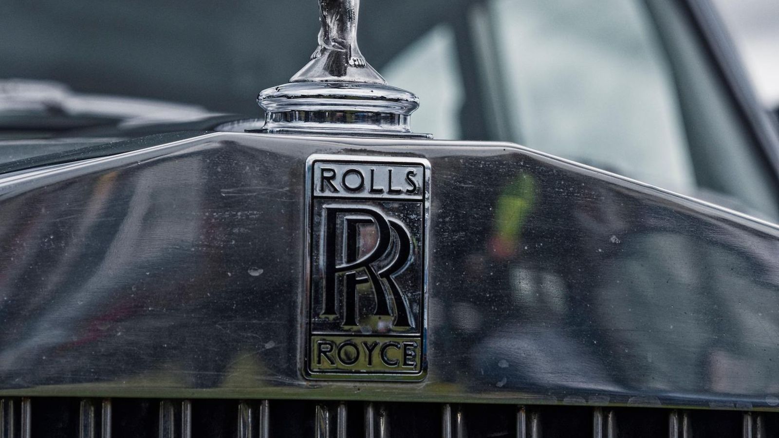 AOP Rolls-Royce kuvitus