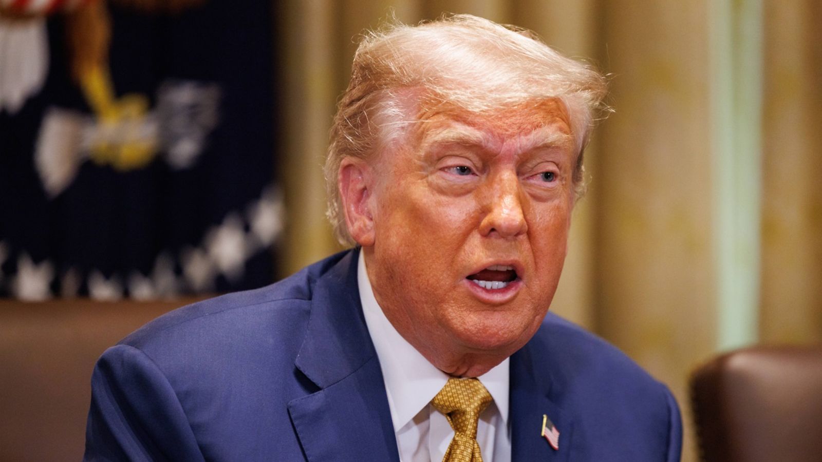 Donald Trump kabinetin virkamiesten tapamisessa 8. heinäkuuta 2025