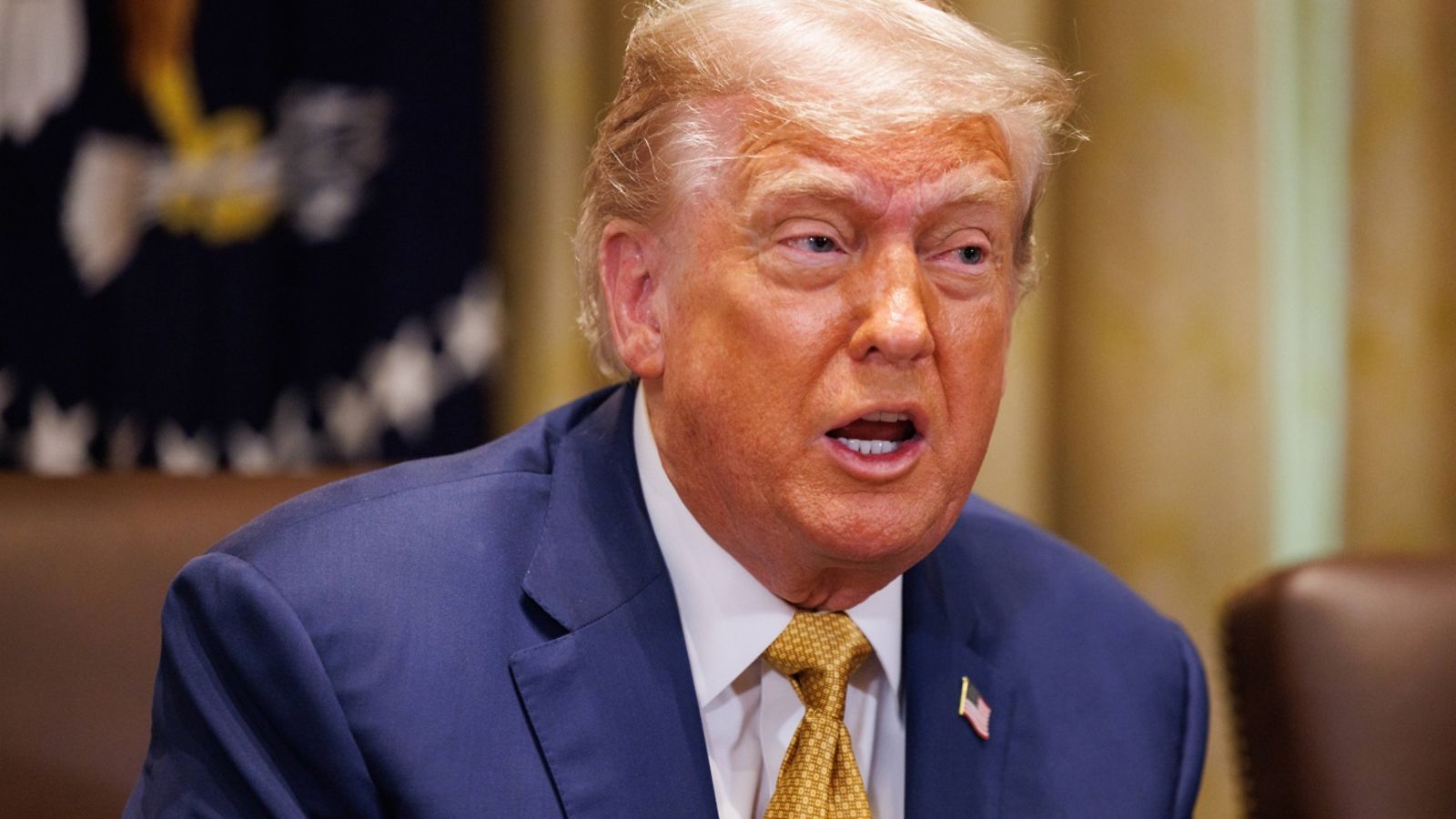 Donald Trump kabinetin virkamiesten tapamisessa 8. heinäkuuta 2025