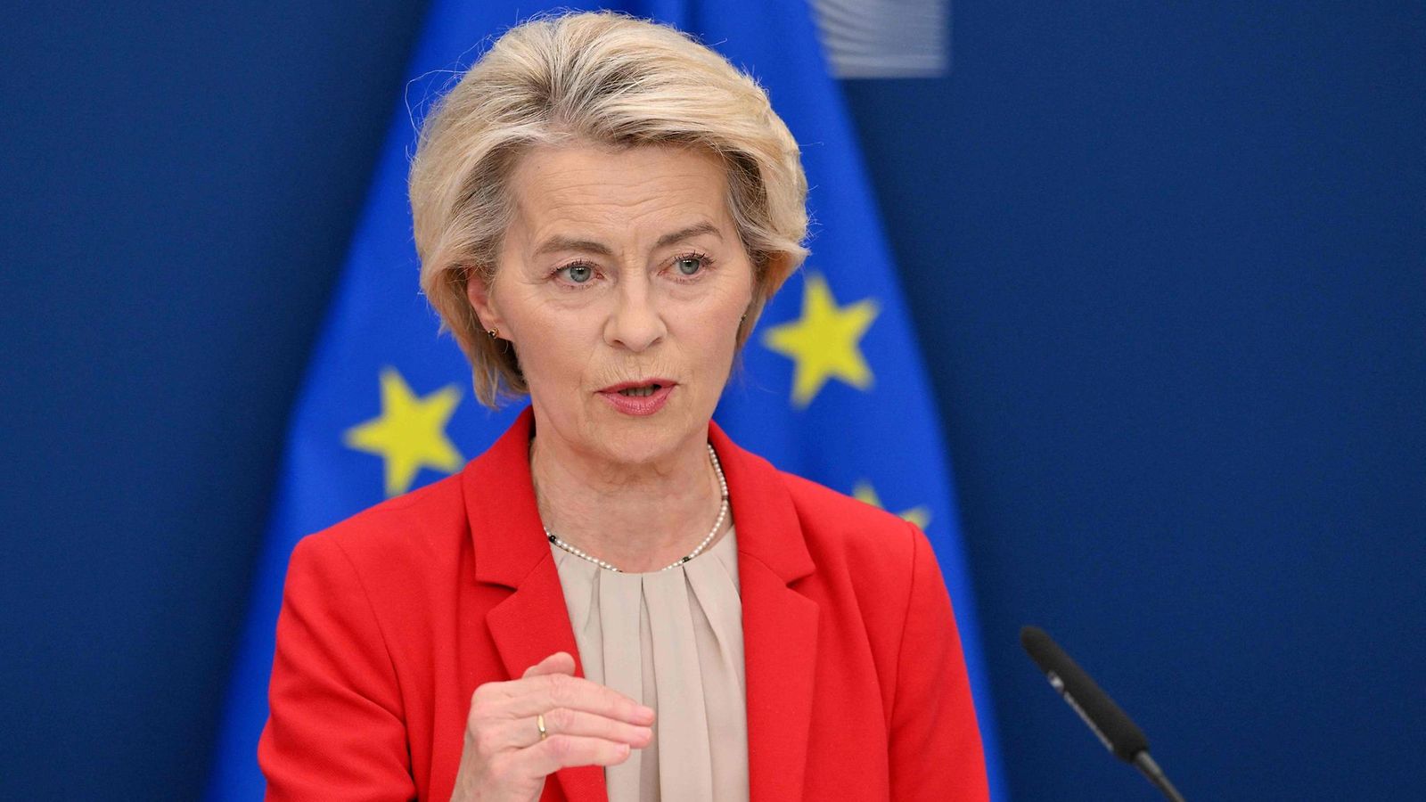 Euroopan komission puheenjohtaja Ursula von der Leyen