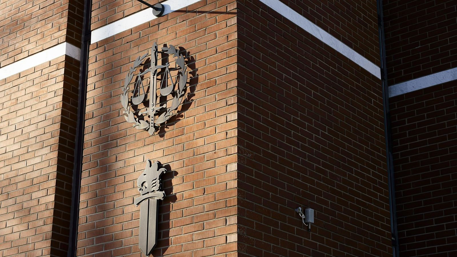 Ulkokuvaa pääpoliisiasemasta Kuopiossa 5. maaliskuuta 2024.