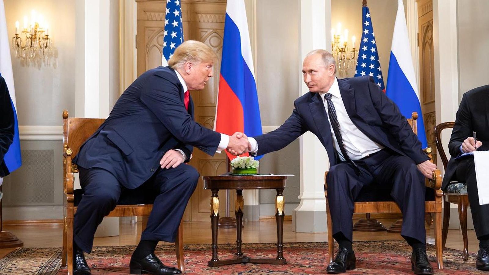 0708 30.P9B6CD Trumputin
