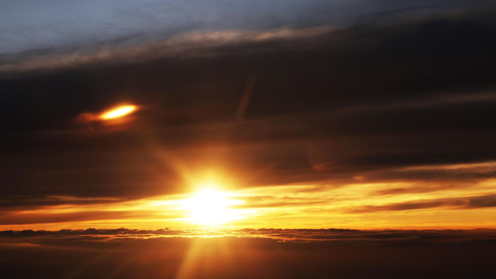 AOP Auringonlasku