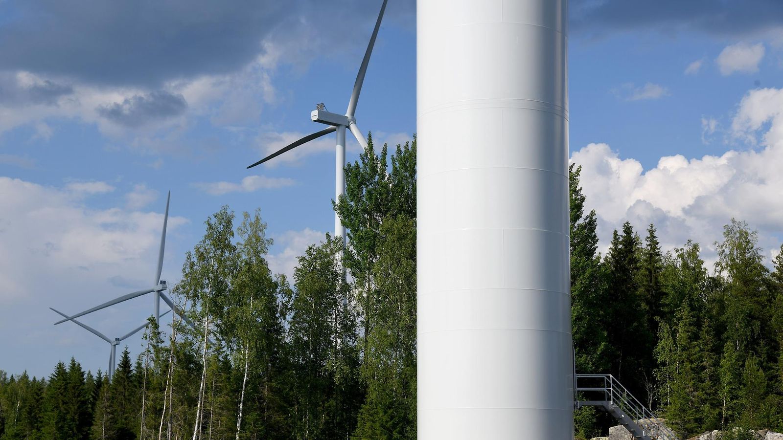 LK 14.8.2025 Neoenin Mutkalammin tuulivoimapuisto 26. kesäkuuta 2023. Mutkalammin tuulipuisto on Suomen suurin tuulipuisto ja sijaitsee Keski- ja Pohjois-Pohjanmaalla, Kalajoen, Kannuksen ja Kokkolan kaupunkien alueella.