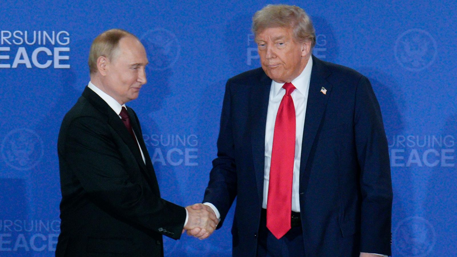 AOP Trump Putin Alaska tapaaminen kehonkieli