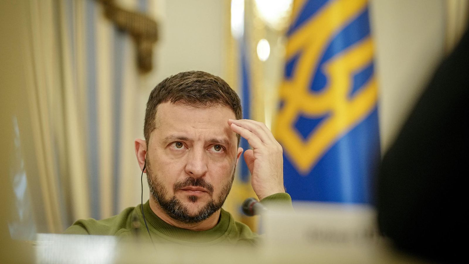 Volodymyr Zelenskyi presidentinlinnassa Kiovassa huhtikuussa 2025.