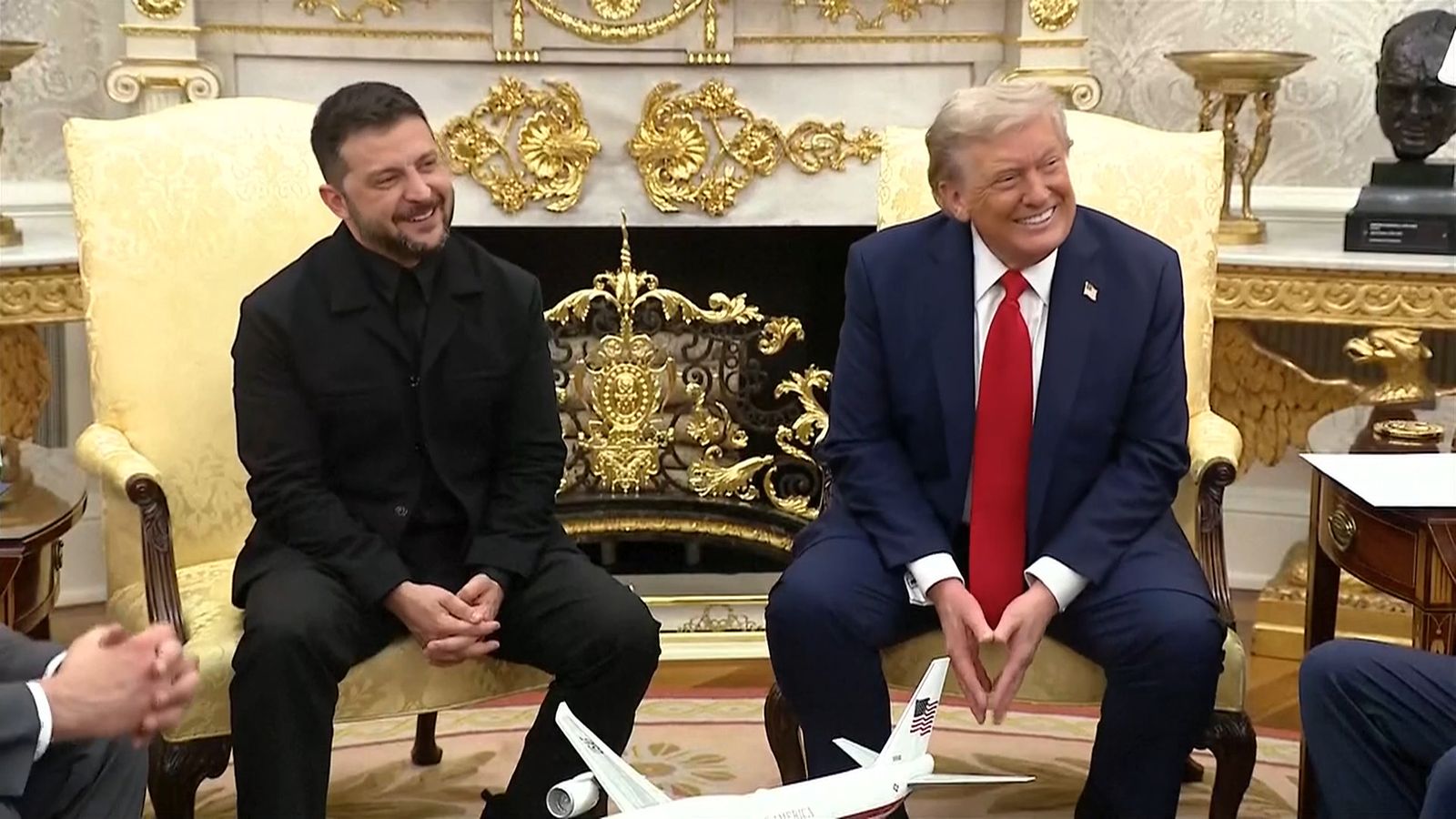 Zelenskyin pukeutuminen nousi jälleen keskustelun aiheeksi valkoisessa talossa